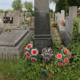 Gádoros - Justh Zsigmond síremléke