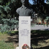 Battonya - József Attila szobra